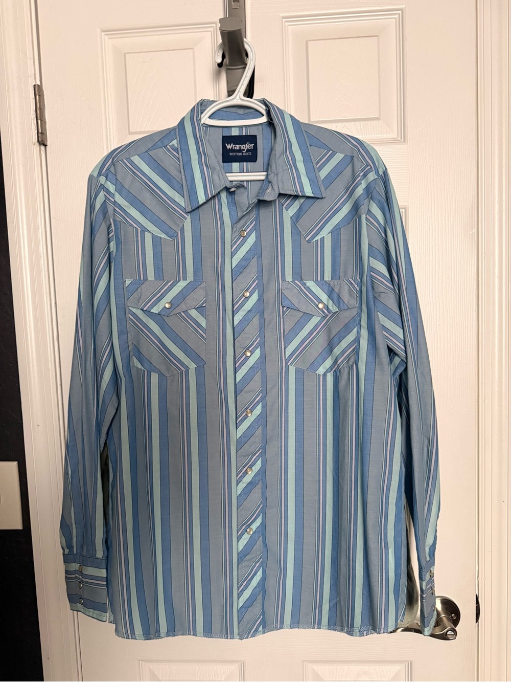 Wrangler Men’s Long-Sleeve Striped Shirt in Light and Medium Blue